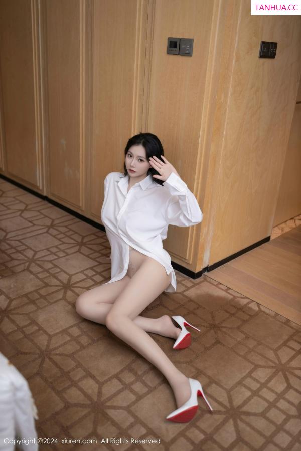 安然Maleah  [XiuRen]高清写真图 2024.10.29 No.9362 安然anran 丝袜美腿第21张图片